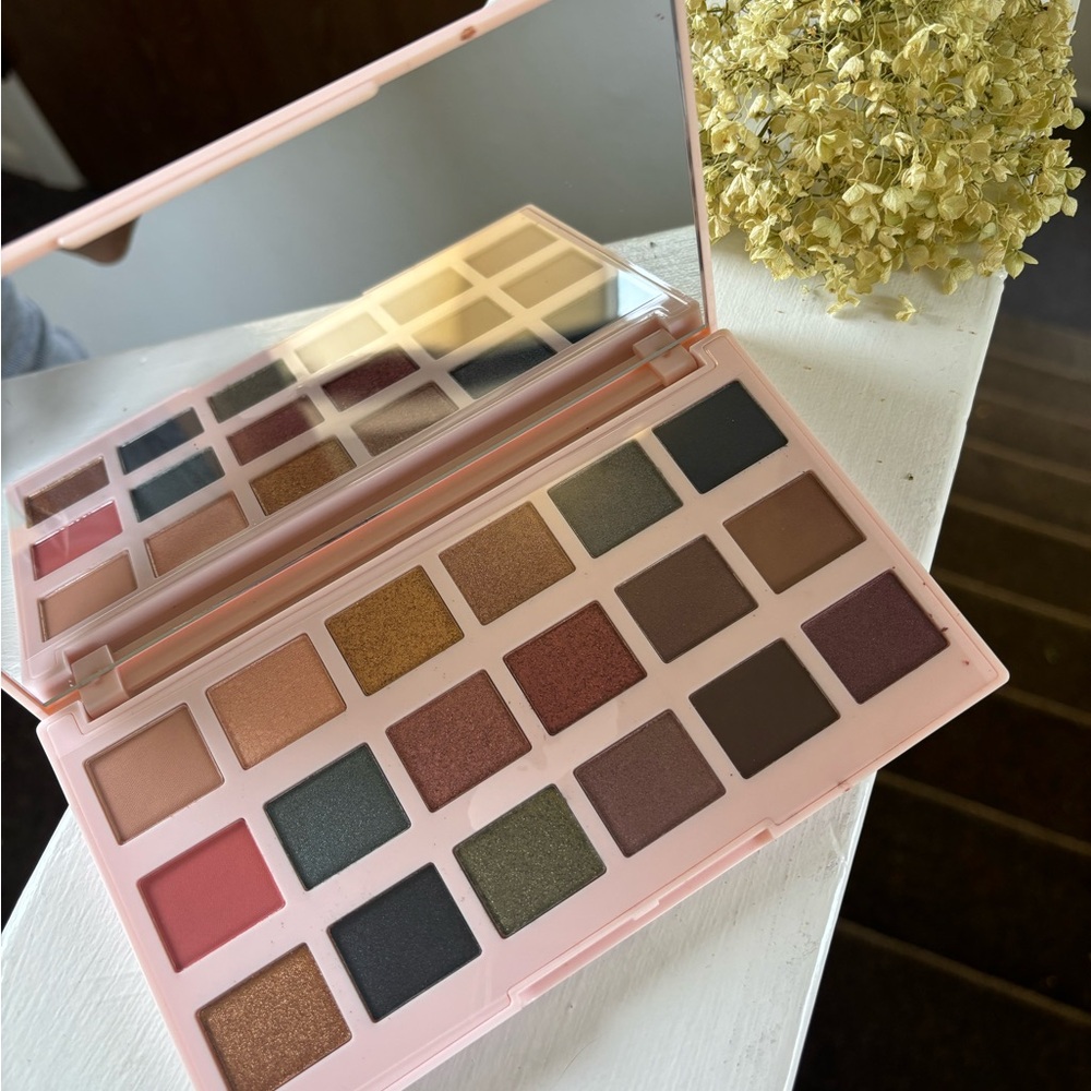 new ciate editor eyeshadow pallet